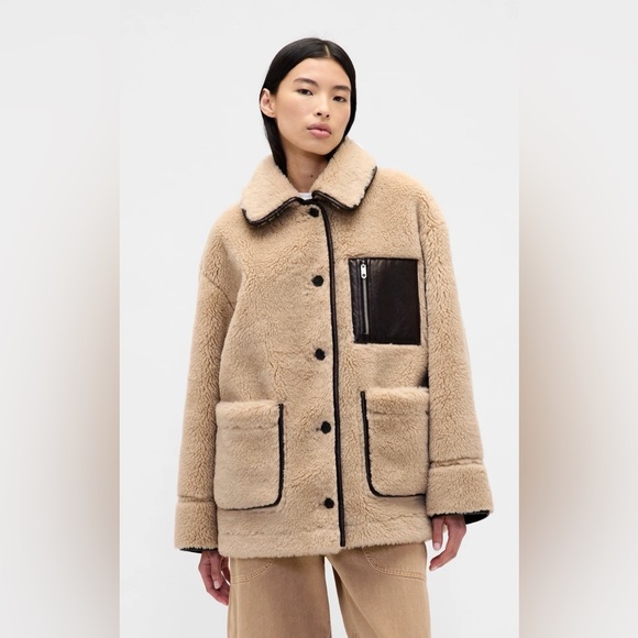 Gap × Sandy Liang Reversible Vegan Leather Sherpa Jacket - Picture 3 of 7